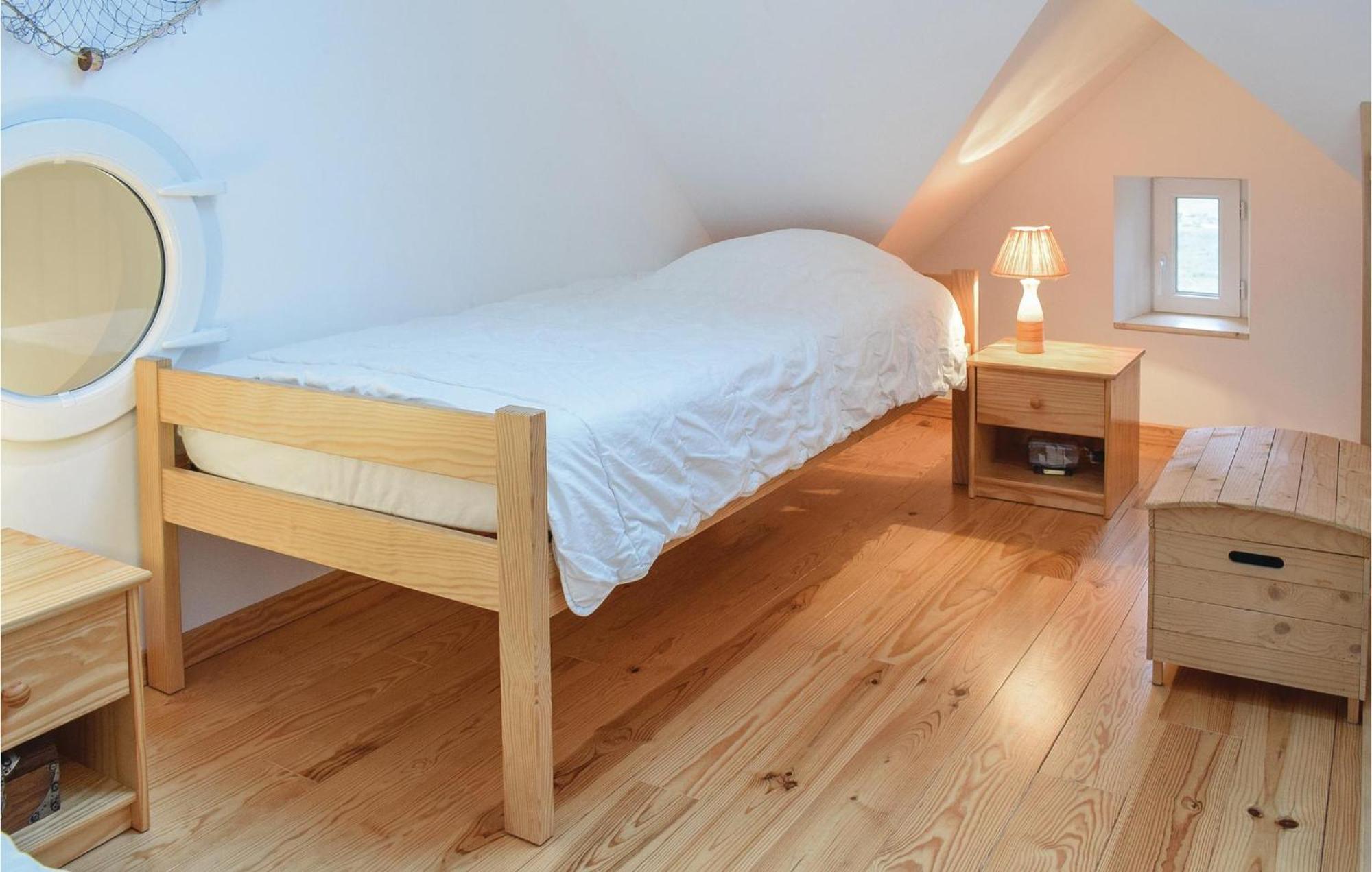 2 Bedroom Amazing Apartment In Ponts 外观 照片